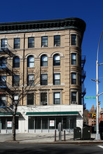 300 W 112th St in New York, NY - Building Photo - Building Photo