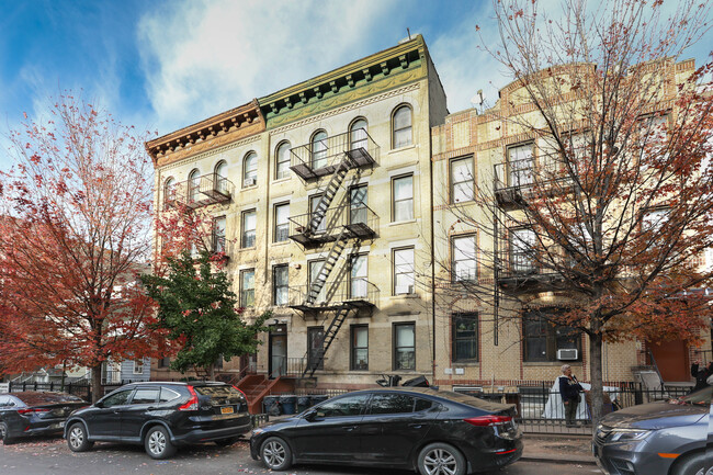 551 51st St in Brooklyn, NY - Foto de edificio - Building Photo