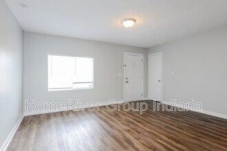 205 Monroe St in Indianapolis, IN - Building Photo - Building Photo