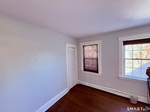 177 Hobart Ave in Greenwich, CT - Building Photo - Building Photo