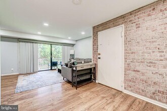 6012 Westchester Dr in College Park, MD - Building Photo - Building Photo