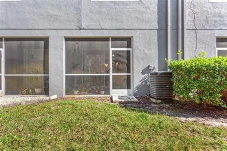 18108 Nassau Point Dr in Tampa, FL - Building Photo - Building Photo