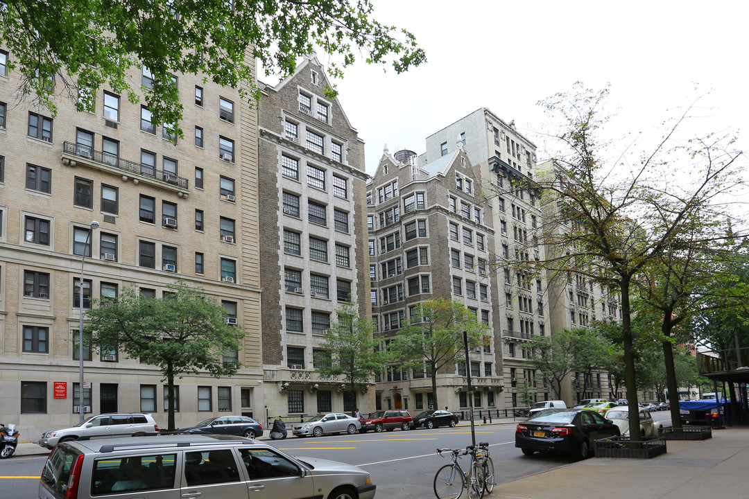 The Britannia in New York, NY - Foto de edificio