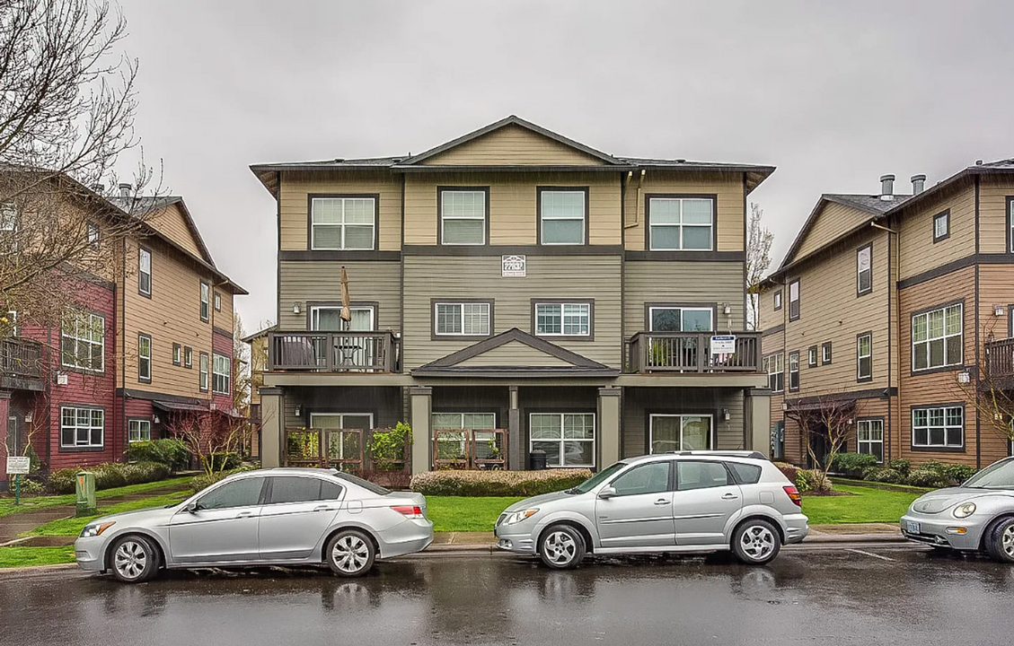 22832 SW Forest Creek Dr in Sherwood, OR - Foto de edificio