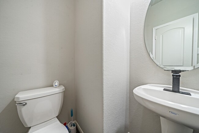 13826 Andover Park Dr