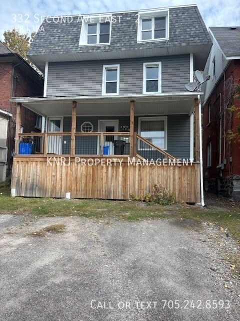 332 2nd Ave E in North Bay, ON - Building Photo