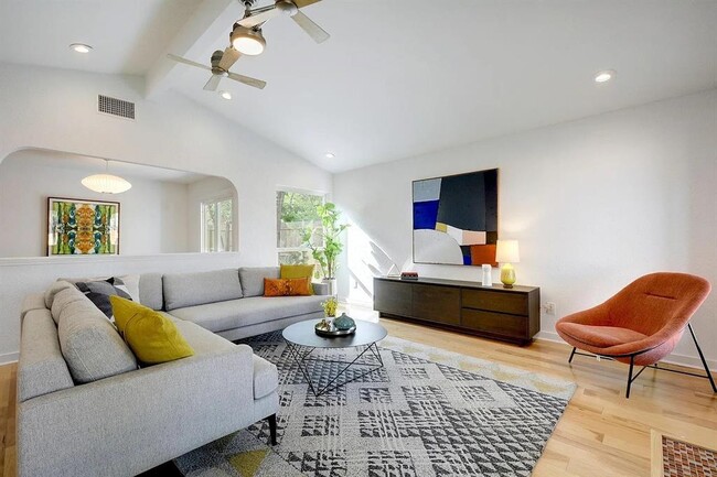 11513 Guernsey Dr in Austin, TX - Building Photo - Building Photo