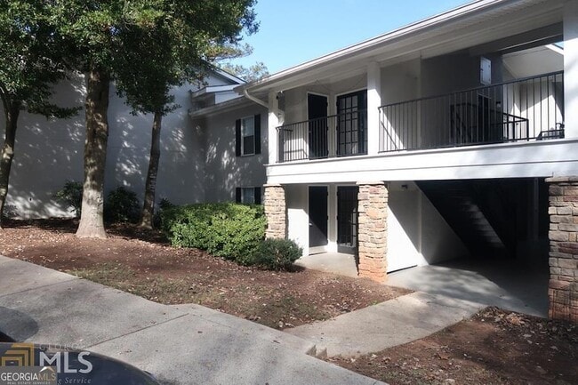 1150 Collier Rd NW, Unit H9 in Atlanta, GA - Foto de edificio - Building Photo
