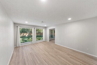 1912 Foxtail Pl in Spring, TX - Foto de edificio - Building Photo