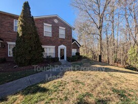 2104 Sardony Ln in Charlotte, NC - Building Photo