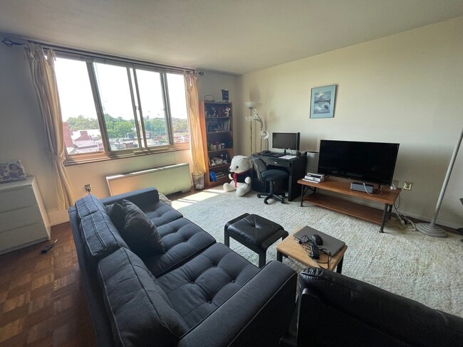 property at 1 E University Pky