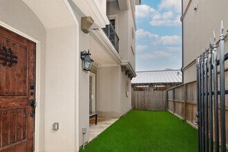514 Cortlandt St in Houston, TX - Foto de edificio - Building Photo