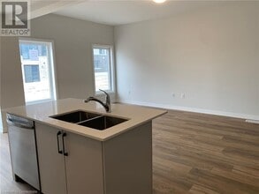 155 Equestrian Way in Cambridge, ON - Building Photo - Building Photo