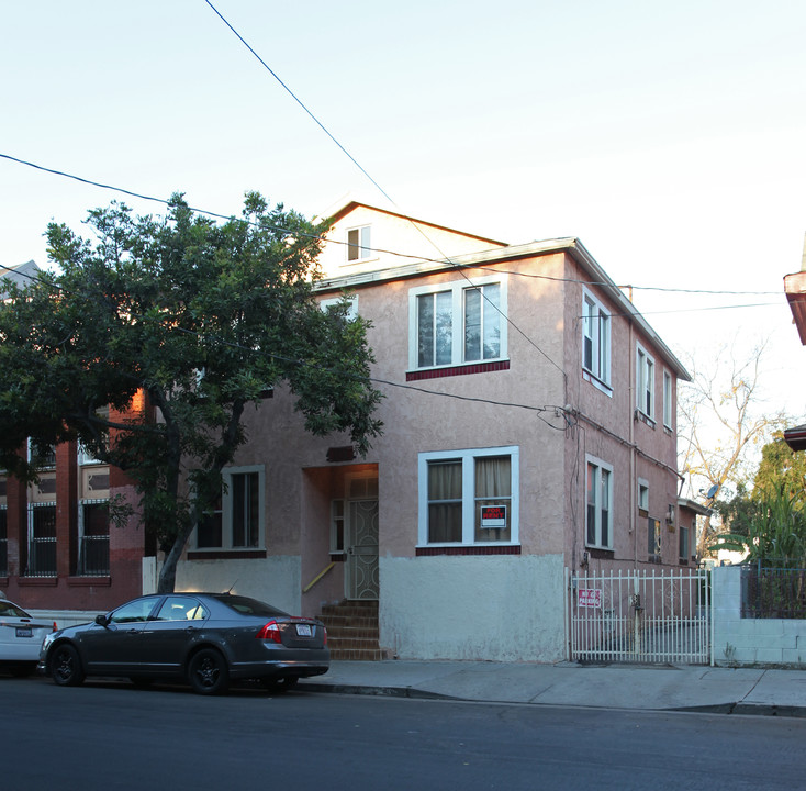 1151 Valencia St in Los Angeles, CA - Building Photo