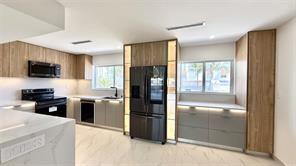 3822 NE 171 St in North Miami Beach, FL - Building Photo - Building Photo