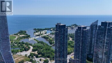 2200 Lake Shore Blvd W in Toronto, ON - Building Photo - Building Photo