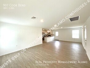 907 Cook Bnd in San Antonio, TX - Building Photo - Building Photo