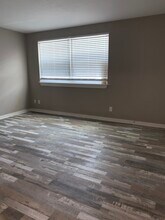 5830 Yellow Pine Ct, Unit 2 in Jacksonville, FL - Building Photo - Building Photo