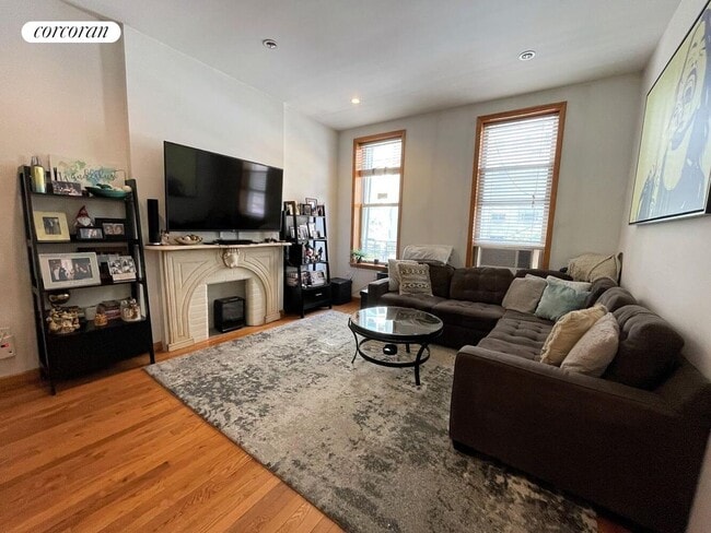 property at 1407 2nd Ave
