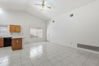 8063 S New Abbey Dr in Tucson, AZ - Building Photo - Building Photo