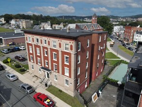 22 W Porter St in Waterbury, CT - Building Photo - Building Photo