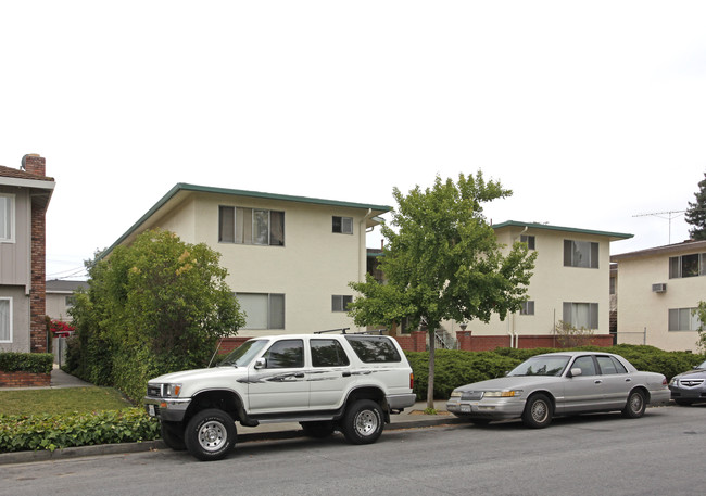 686 Grand Coulee Ave in Sunnyvale, CA - Building Photo - Building Photo