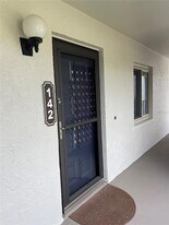 15 Escondido Cir, Unit 142 in Altamonte Springs, FL - Building Photo