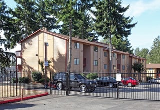 Buena Casa Apartment Homes in Kent, WA - Building Photo - Building Photo