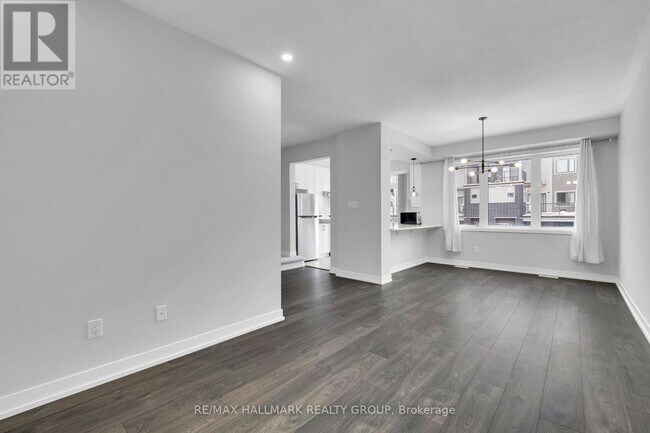 233 Anyolite Private in Ottawa, ON - Building Photo - Building Photo