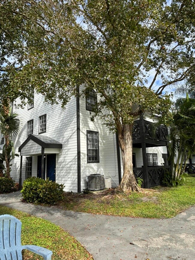 5048 Heatherhill Ln in Boca Raton, FL - Building Photo - Building Photo