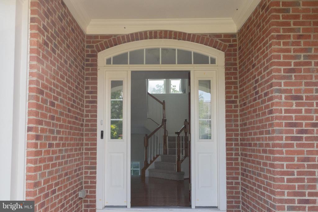 108 Setting Sun Ct in Stephenson, VA - Building Photo