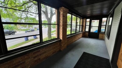 1308 Kalamazoo Ave SE in Grand Rapids, MI - Building Photo - Building Photo