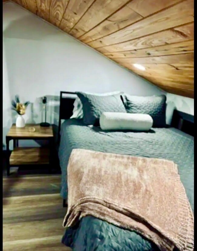 property at 373 Saddle Surrey Rd