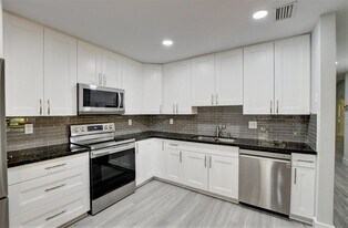 9268 Sable Ridge Cir, Unit D in Boca Raton, FL - Building Photo