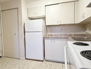 575 Assumption St in Windsor, ON - Building Photo - Building Photo