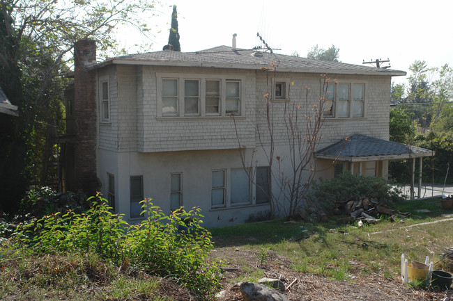 2434 Foothill Blvd in Montrose, CA - Building Photo - Building Photo