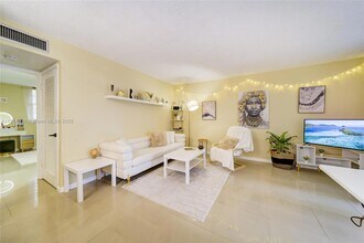 1040 SE 4th Ave, Unit 128 in Deerfield Beach, FL - Building Photo - Building Photo