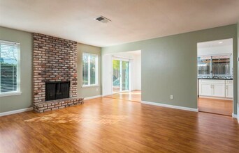 2117 Camelia Ct in Pittsburg, CA - Building Photo - Building Photo