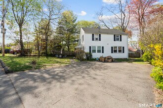 224 Melville Dr in Fairfield, CT - Building Photo - Building Photo