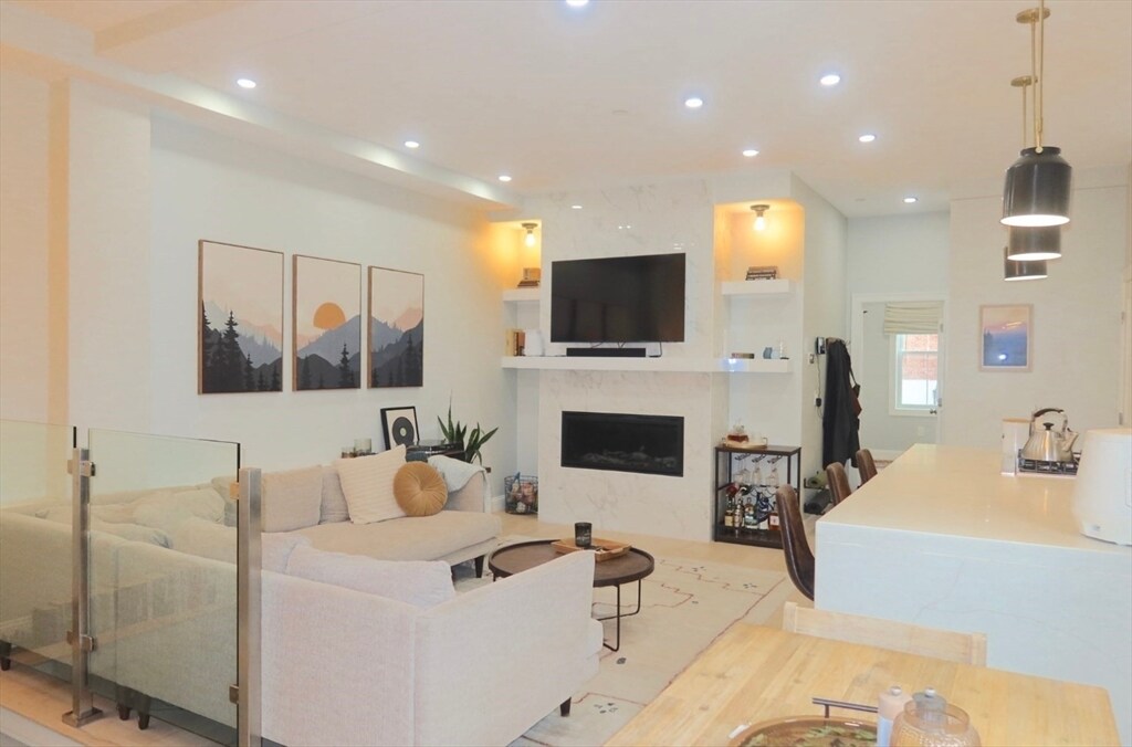 94 Bunker Hill St in Boston, MA - Building Photo