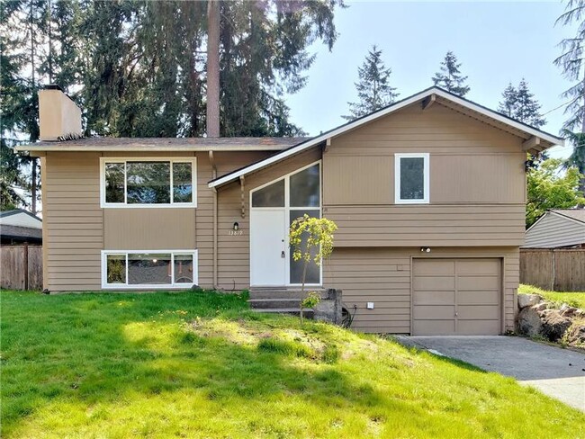 property at 13819 NE 73rd Pl