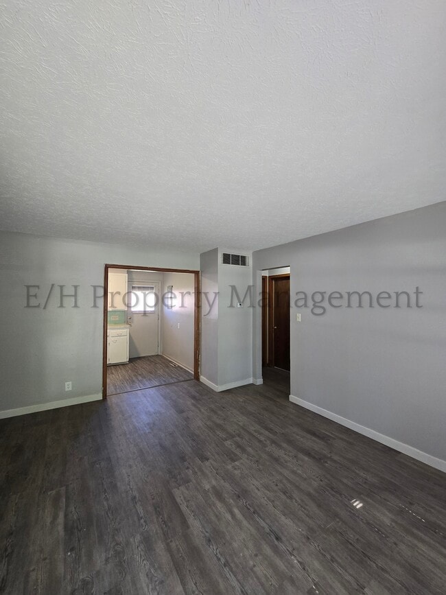 751 S Governeour Rd in Wichita, KS - Building Photo - Building Photo