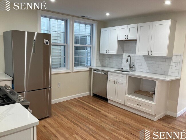 83 Moreland St, Unit 1 in Somerville, MA - Building Photo - Building Photo