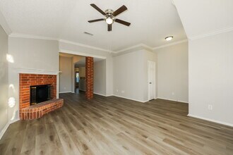 807 Ponselle Dr in Arlington, TX - Building Photo - Building Photo