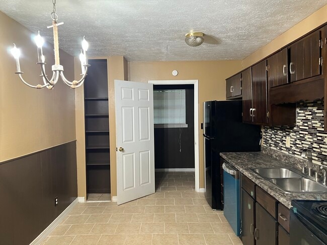 116 N Lake Dr