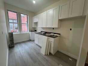 90 E 52nd St in Brooklyn, NY - Building Photo - Building Photo