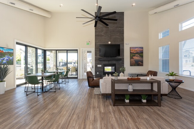 Canvas at Castle Rock in Castle Rock, CO - Foto de edificio - Interior Photo
