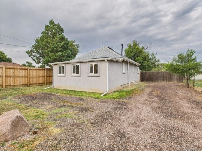 property at 404 S Race St