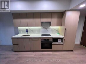 3 Concord Cityplace Wy in Toronto, ON - Building Photo - Building Photo