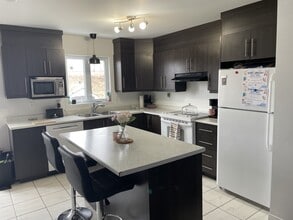 33 Achille-Vanhee Rue in Gatineau, QC - Building Photo - Building Photo